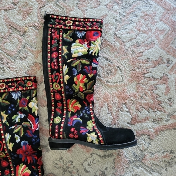Warren Edwards Embroidered Floral Boots NWOT - Picture 4 of 11